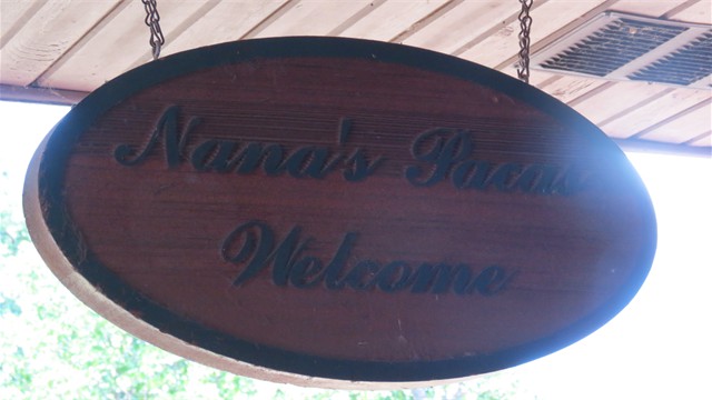Welcome to Nana's Pacas!
